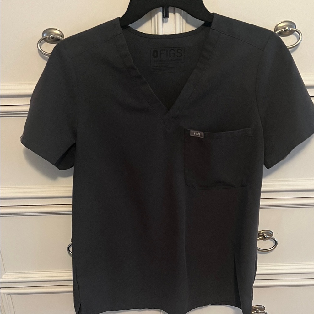 Figs Catarina charcoal scrub top size small